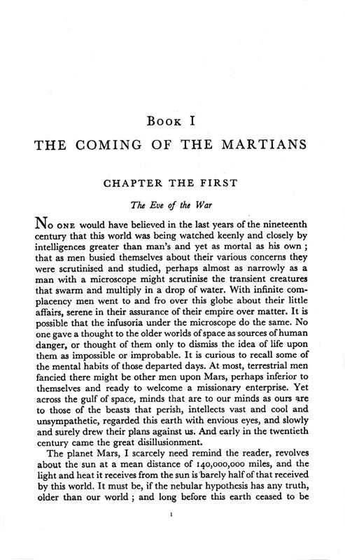 The War of the Worlds Paperback Book (1040L)