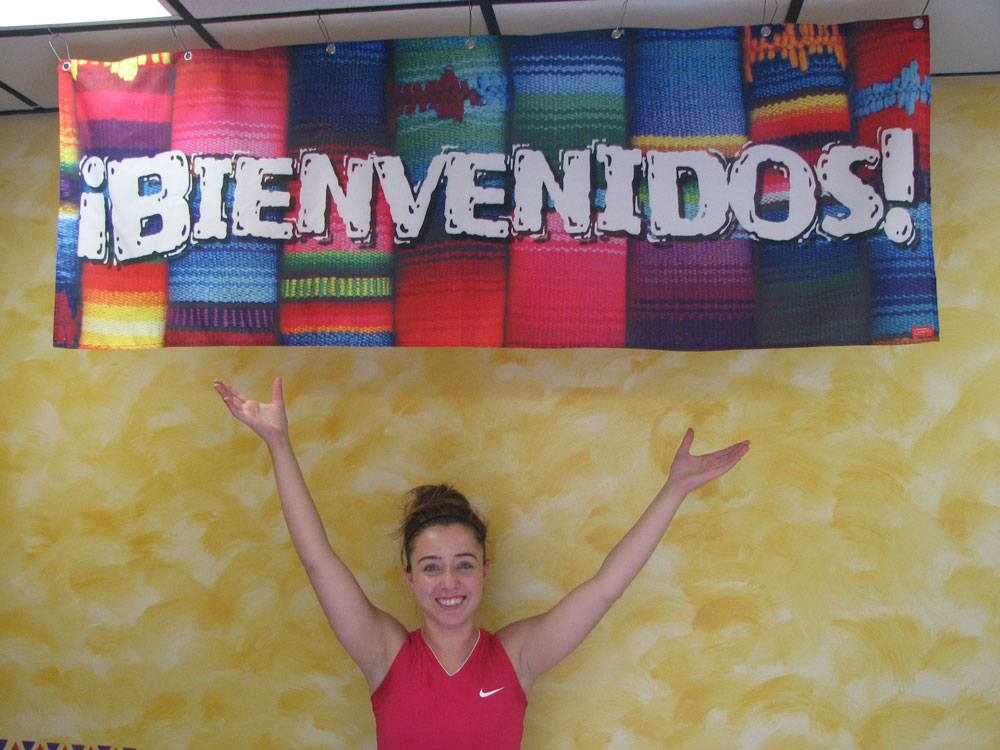 ¡Bienvenidos! Banner with Clips