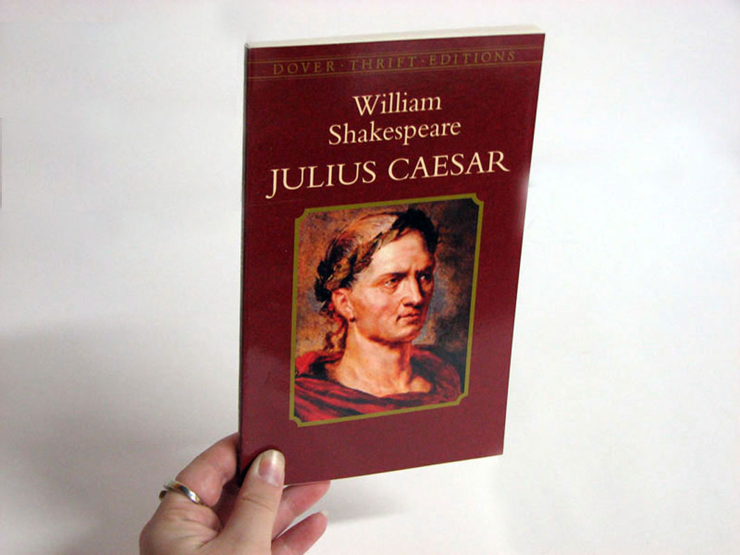 Julius Caesar Paperback Book (NC980L)